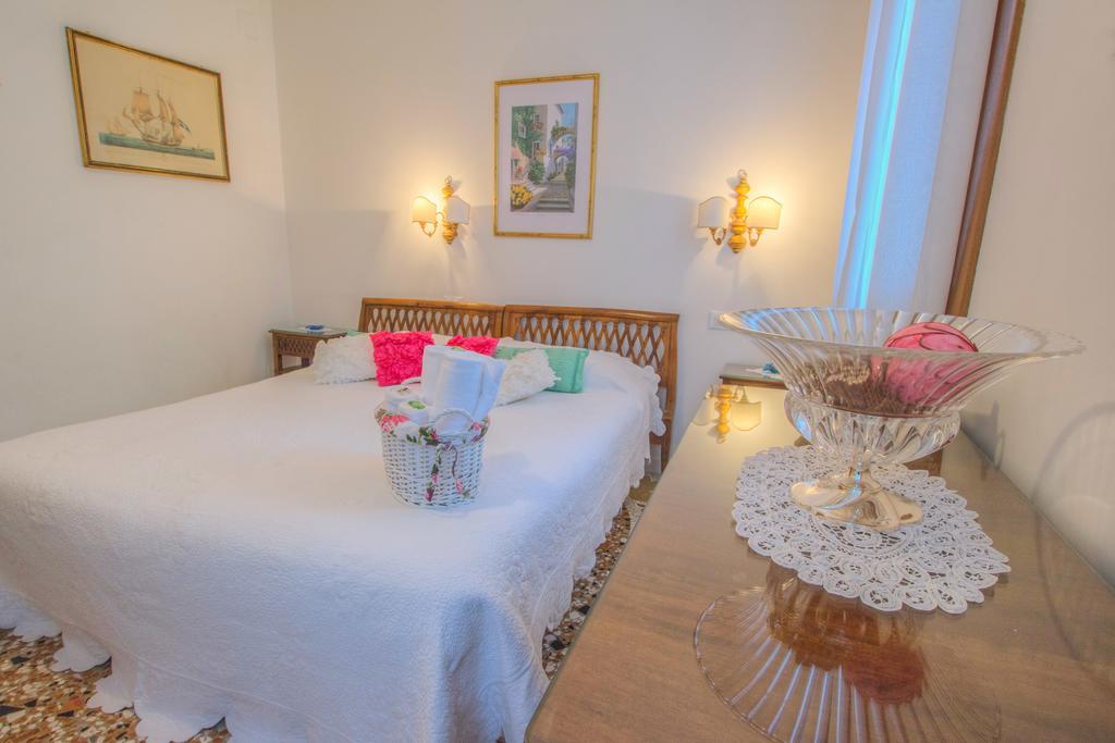 Residenza De L'Osmarin Suites Venetië Buitenkant foto